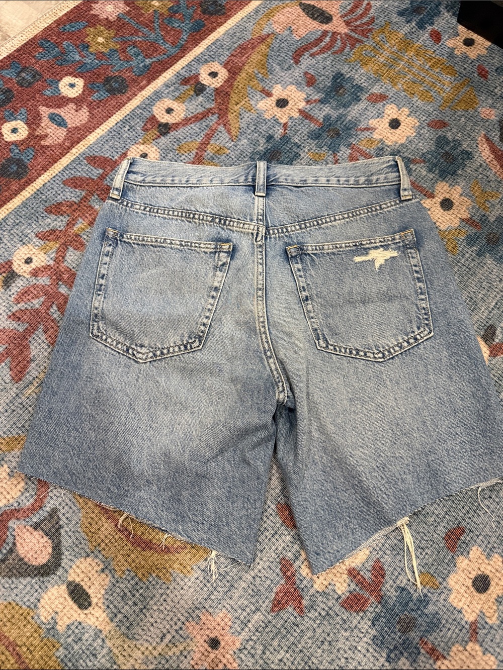 Gap • 8” distressed loose Bermuda mid rise denim short - Picture 8 of 8